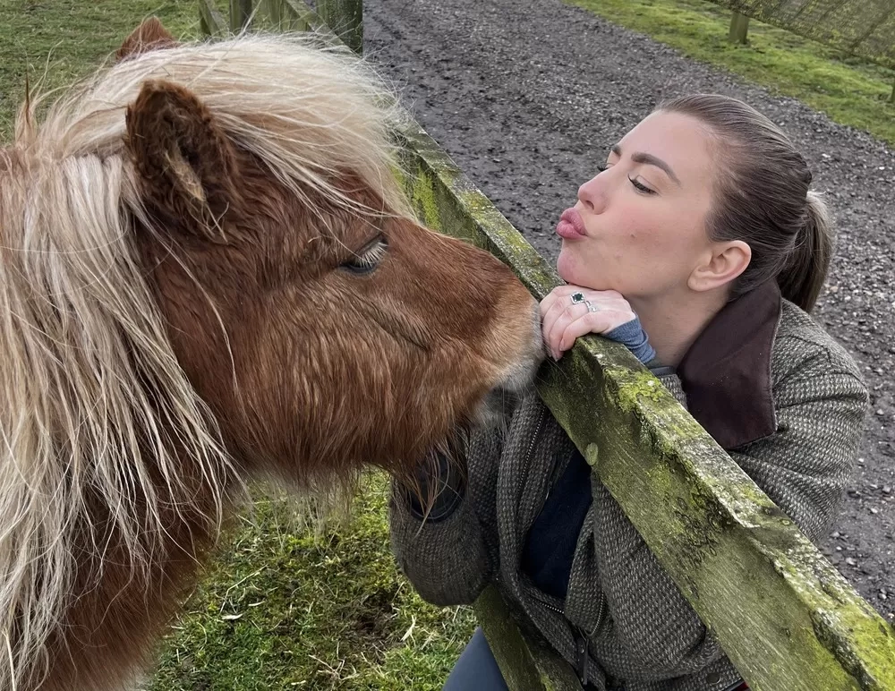 Olivia Bowen meets pony Ronnie